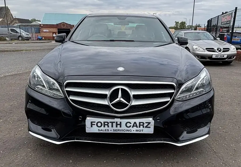 Begagnad Mercedes E220 AMG line 177 HK (130 kW) 2014 Svart Sedan