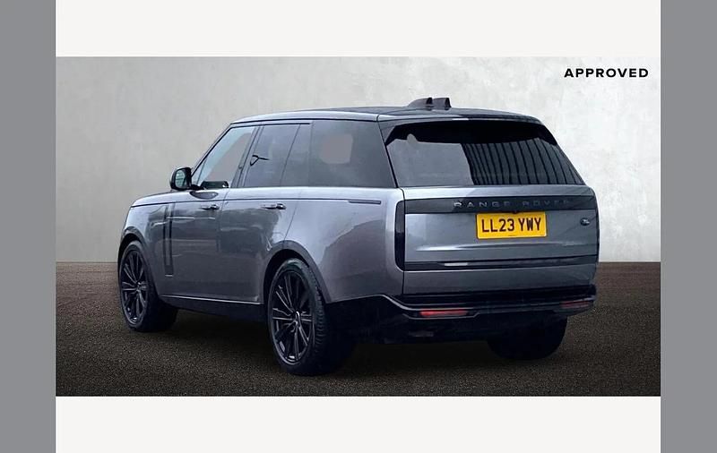 Used Land Rover Range Rover SE 300 HP (220 kW) 2023 Grey SUV
