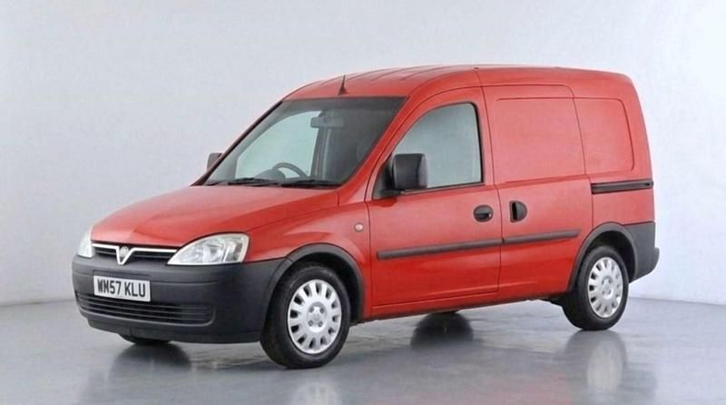 Used Vauxhall Combo 75 HP (55 kW) 2008 Red MPV