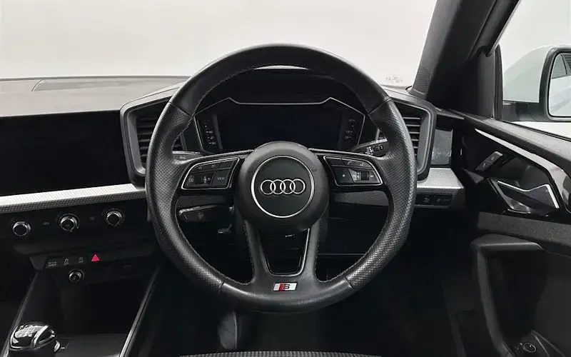 Used Audi A1 Sportback S-Line 110 HP (80 kW) 2020 White Hatchback