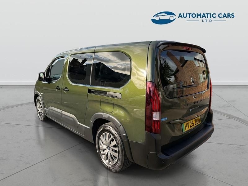 Second-hand Peugeot e-Rifter Allure 100 kW (136 CP) 2025 Verde Monovolum