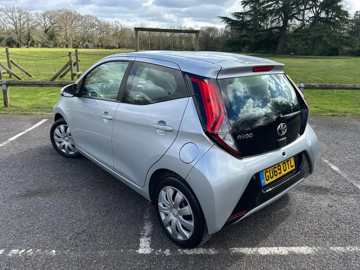 Used Toyota Aygo X-play 72 HP (52 kW) 2019 Silver Hatchback