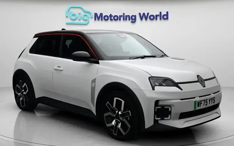 Used Renault 5 E-Tech Techno 89 kW (122 HP) 2025 Hatchback