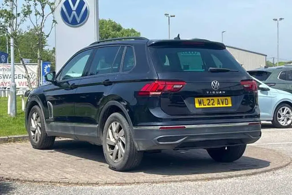 Used VW Tiguan Life 150 HP (110 kW) 2022 Black SUV