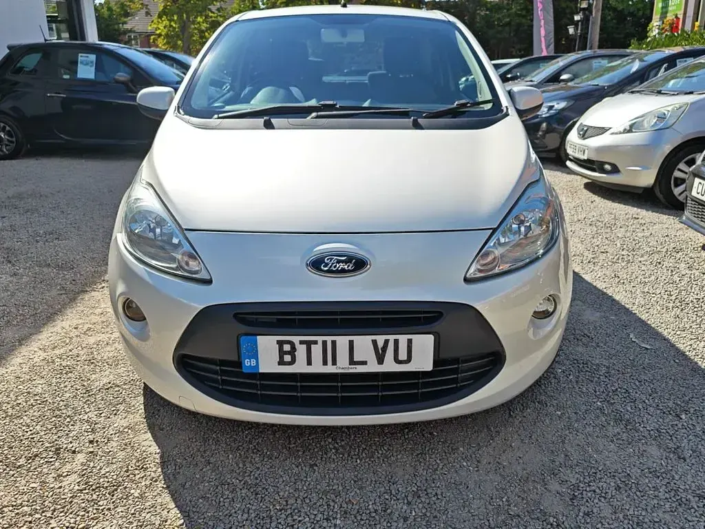 Used Ford Ka Zetec 69 HP (50 kW) 2011 White Hatchback