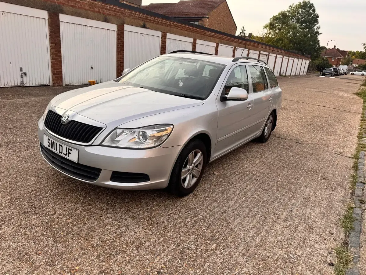 Used Skoda Octavia SE 102 HP (75 kW) 2011 Silver Estate