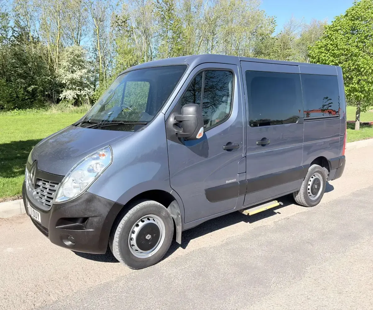 Used Renault Master 2020 Blue MPV