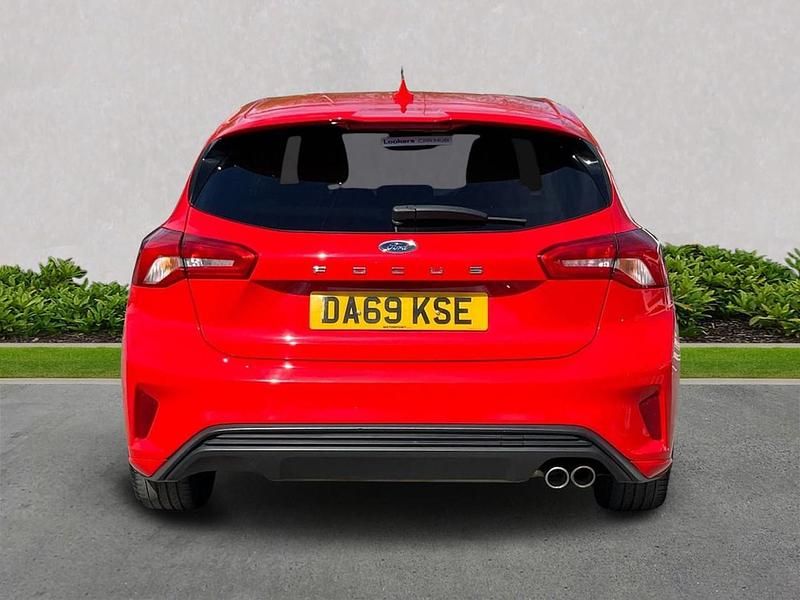 Used Ford Focus ST-Line 125 HP (91 kW) 2019 Red Hatchback