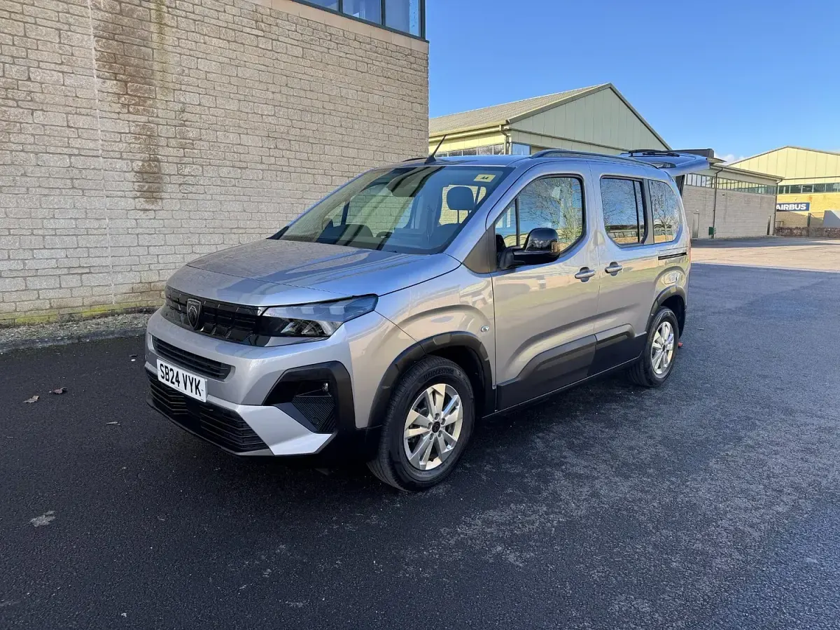 Used Peugeot Rifter Allure 130 HP (95 kW) 2024 Grey MPV