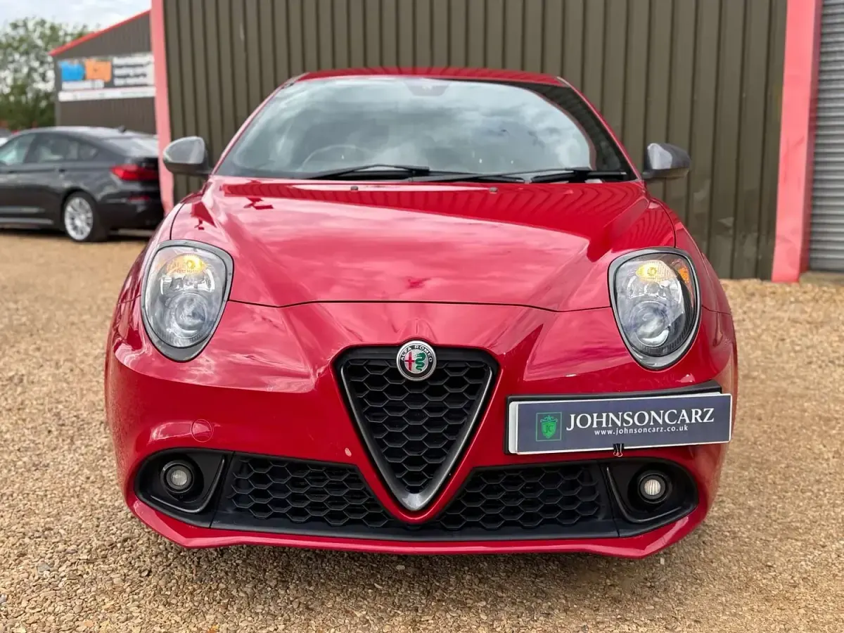 Used Alfa Romeo MiTo Edizione Speciale 105 HP (77 kW) 2018 Red Hatchback