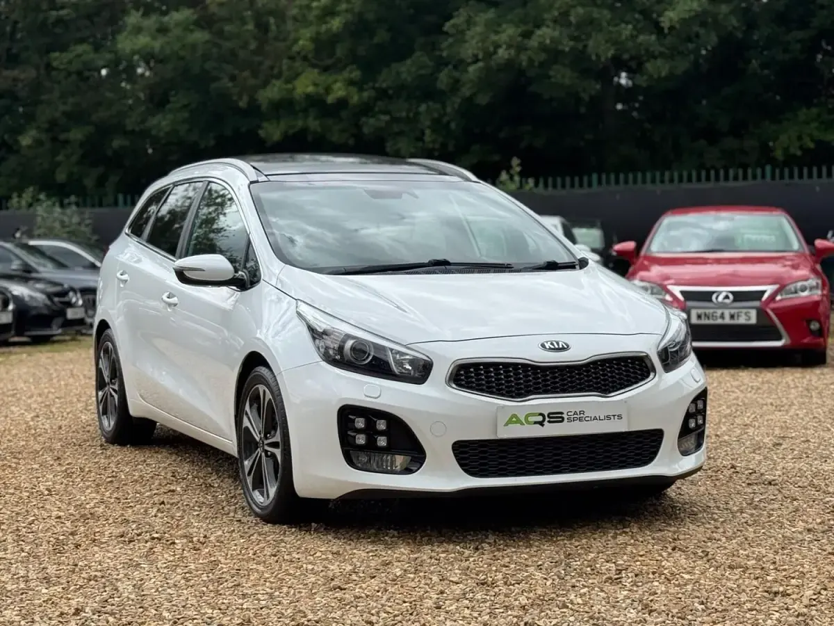 Used Kia Ceed GT-Line S 2018 White Hatchback