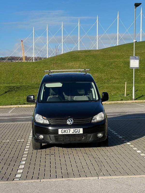 Usado VW Caddy Highline 102 HP (75 kW) 2017 Preto Monovolume