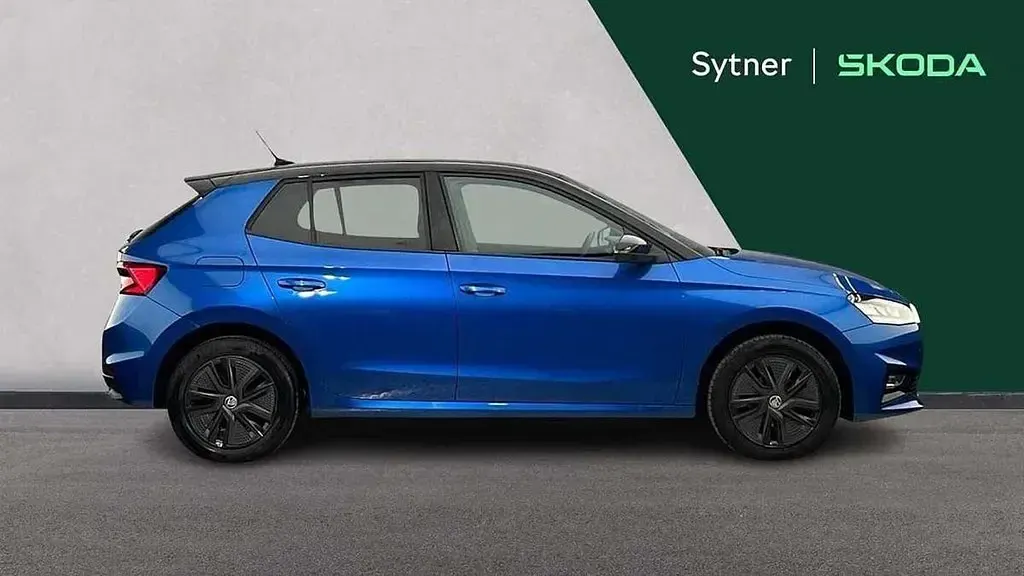 Usado Skoda Fabia Colour Edition 79 HP (58 kW) 2023 Azul Citadino