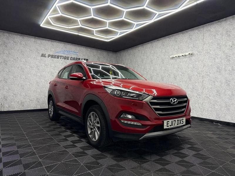 Used Hyundai Tucson SE 177 HP (130 kW) 2017 Red SUV