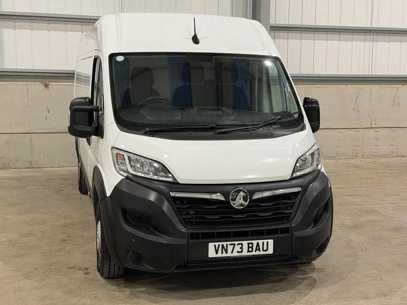 Used Vauxhall Movano 140 HP (102 kW) 2023 White