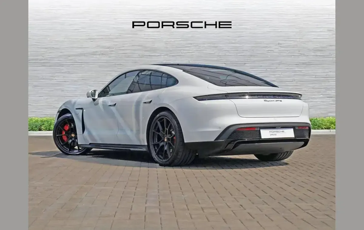 Used Porsche Taycan 439 kW (598 HP) 2023 White Sedan