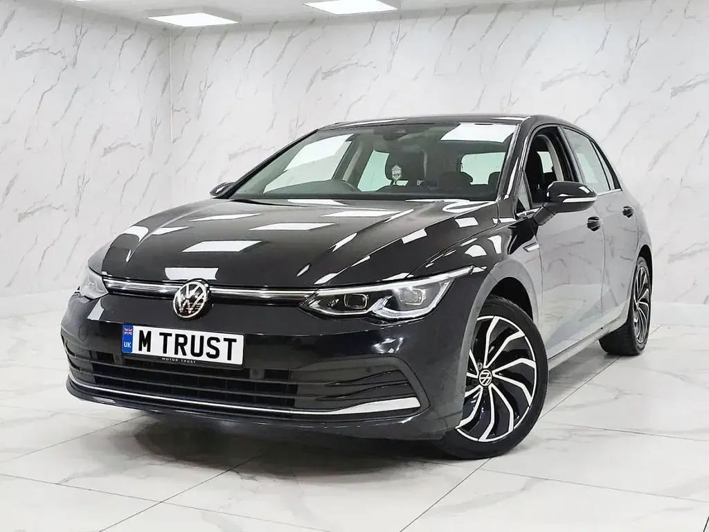 Used VW Golf VII Style 130 HP (95 kW) 2021 Black Hatchback