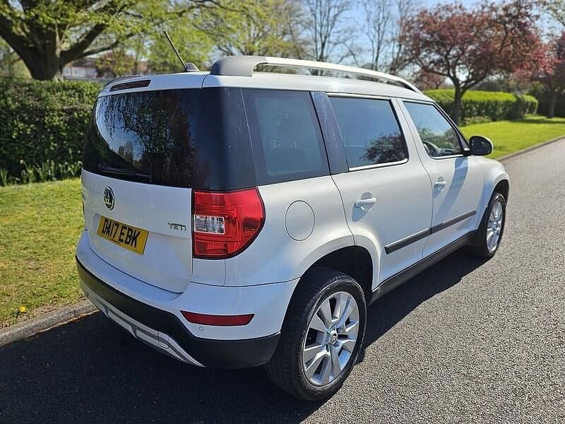 Used Skoda Yeti Drive 110 HP (80 kW) 2017 White SUV