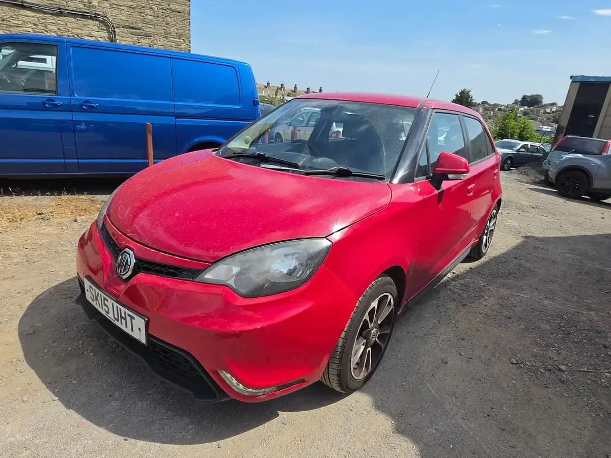 Used MG MG3 106 HP (77 kW) 2015 Red Hatchback