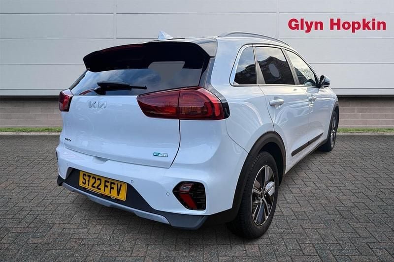 Used Kia Niro 139 HP (102 kW) 2022 White SUV