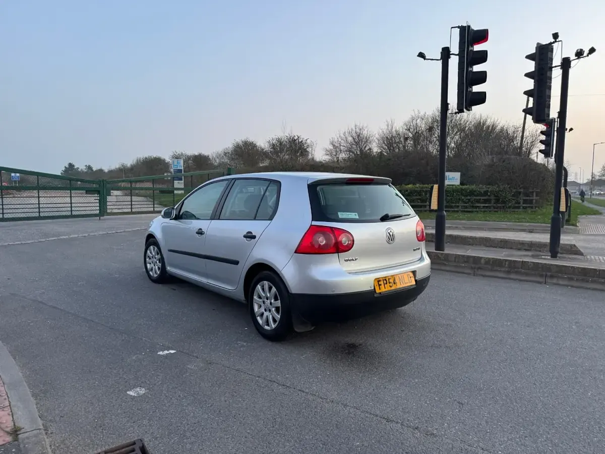 Usado VW Golf IV SE 2004 Prateado Citadino
