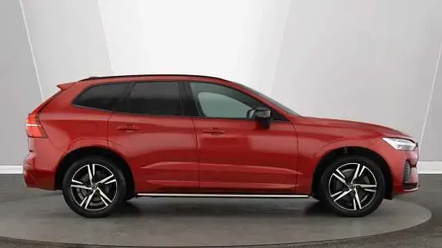 Usado Volvo XC60 R-Design 250 HP (183 kW) 2022 Vermelho SUV