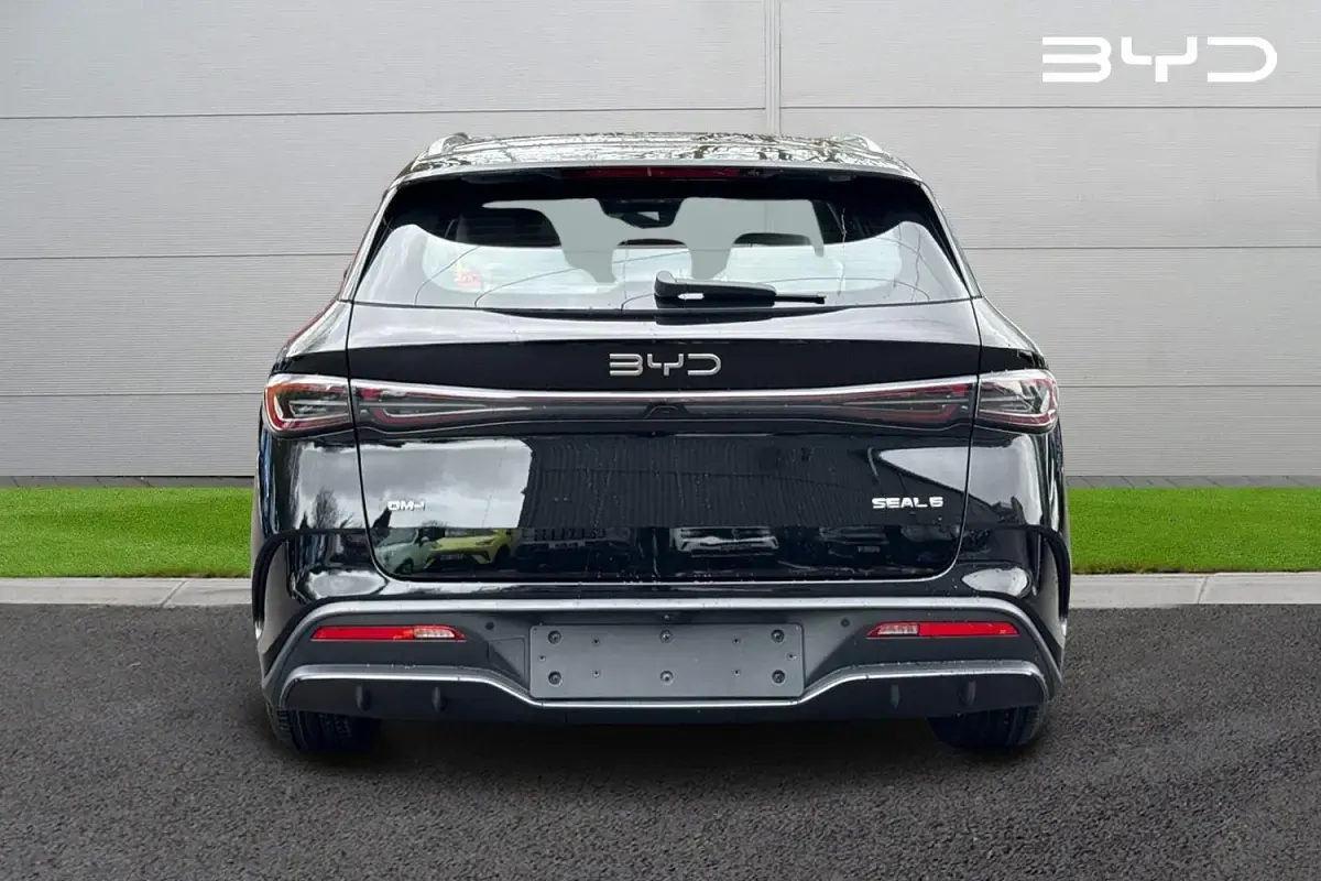 New BYD Seal Boost 218 HP (160 kW) 2025 Black Estate