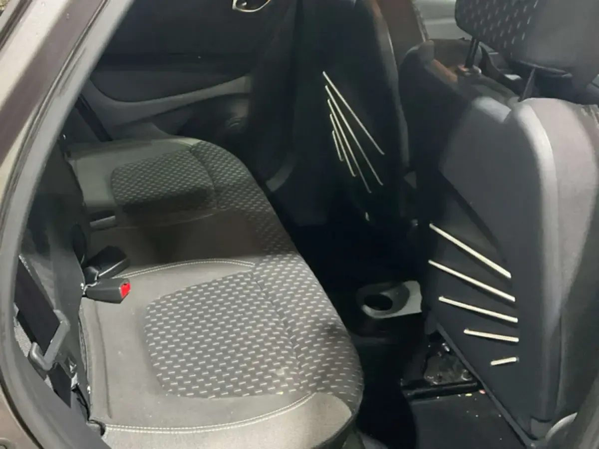 Begagnad Renault Captur Dynamique 90 HK (66 kW) 2018 Grå SUV