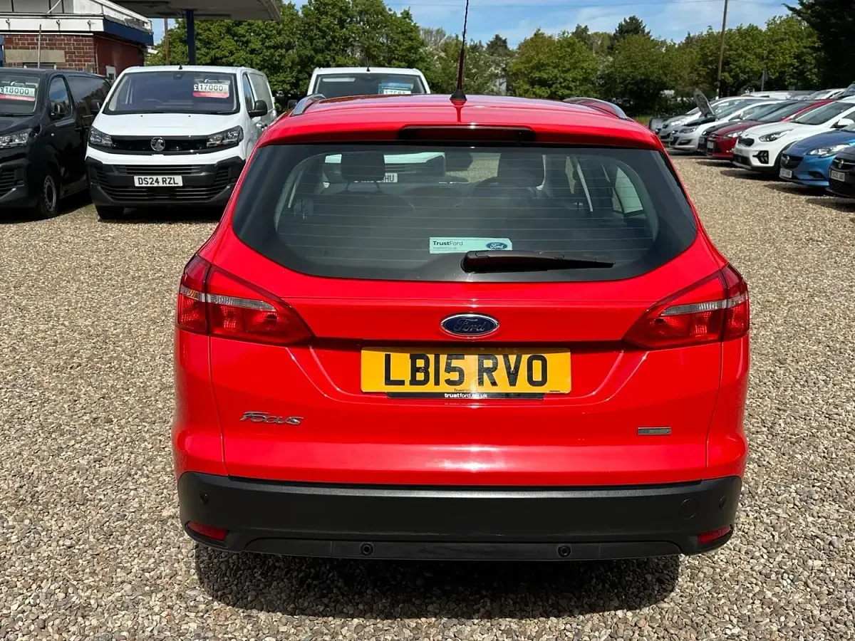 Used Ford Focus Titanium 125 HP (91 kW) 2015 Red Estate