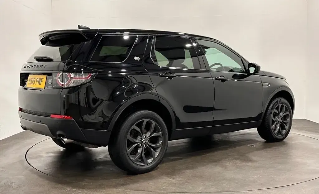 Used Land Rover Discovery 5 Landmark 2019 Black SUV