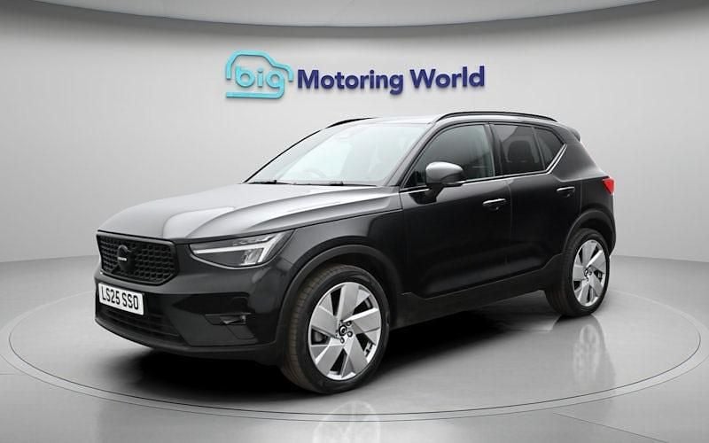 Used Volvo XC40 Plus 197 HP (144 kW) 2025 Black SUV