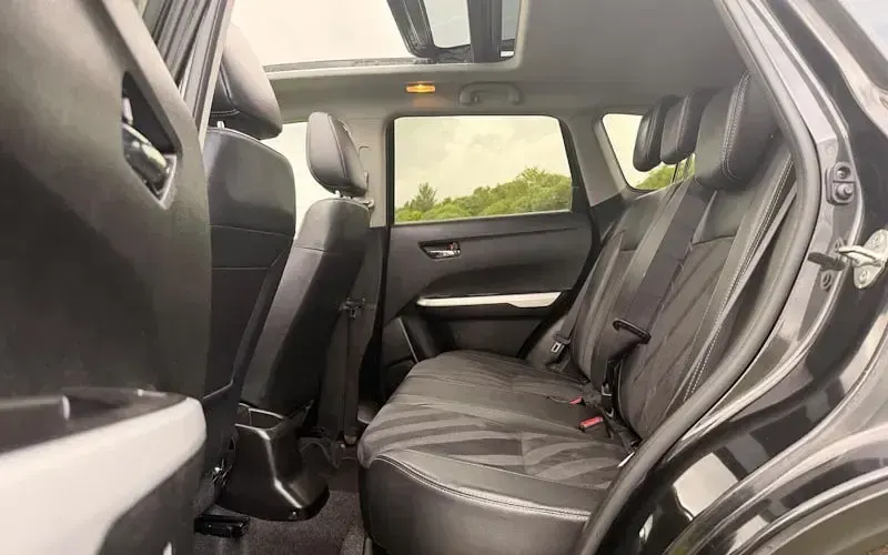 Käytetty Suzuki Vitara SZ5 120 HP (88 kW) 2017 Musta Katumaasturi