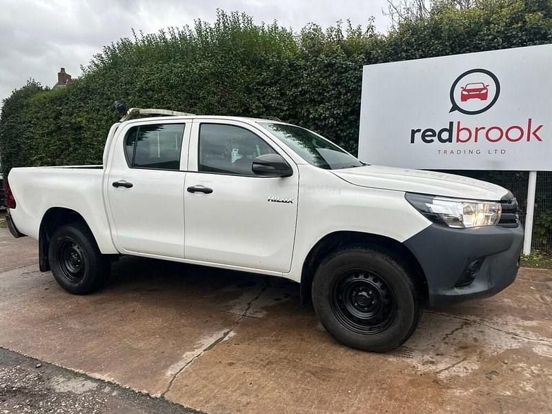 White Used 2019 Toyota HiLux Active Pickup | £11,995 (Super price) - Image 1/4