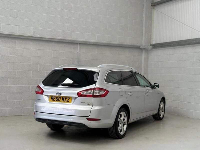 Used Ford Mondeo Titanium 140 HP (102 kW) 2011 Silver Estate