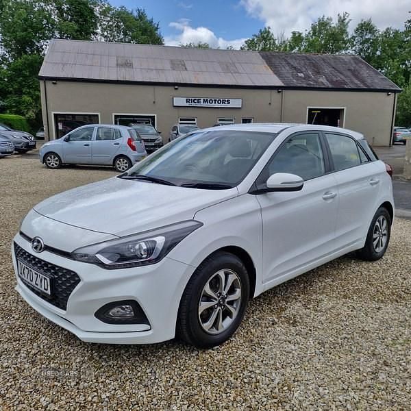 White Used 2020 Hyundai i20 SE Hatchback | £7,695 (A bit pricey) - Image 1/4
