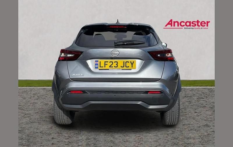 Used Nissan Juke N-Connecta 112 HP (82 kW) 2023 Grey SUV