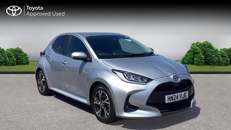Decuma grey Used 2024 Toyota Yaris Hybrid Design Hatchback | £18,708 (Super price) - Image 1/1