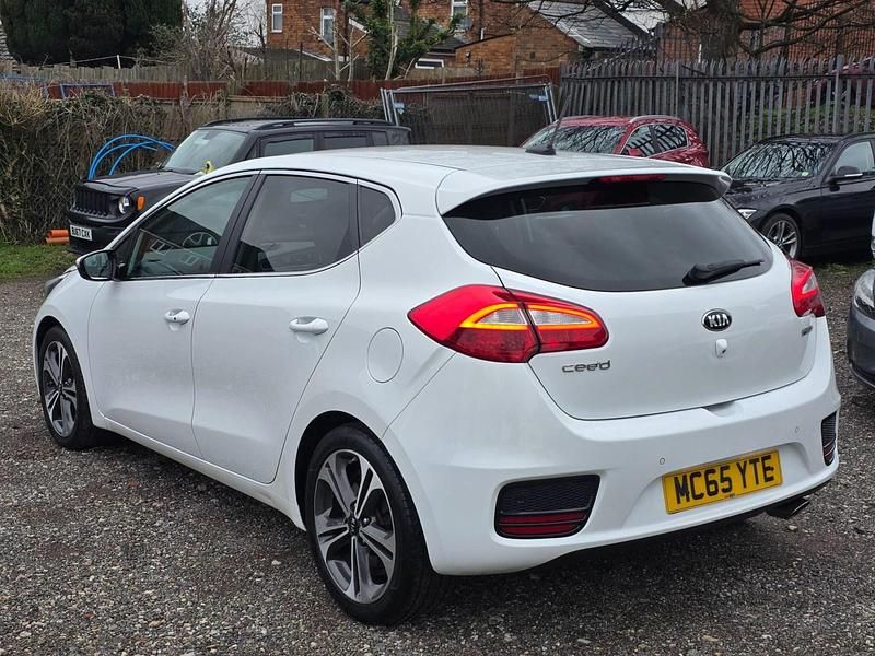 Used Kia Ceed 2016 White Hatchback