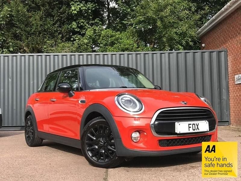 Orange Used 2018 Mini Cooper Hatch Hatchback | £8,311 (Good price) - Image 1/4