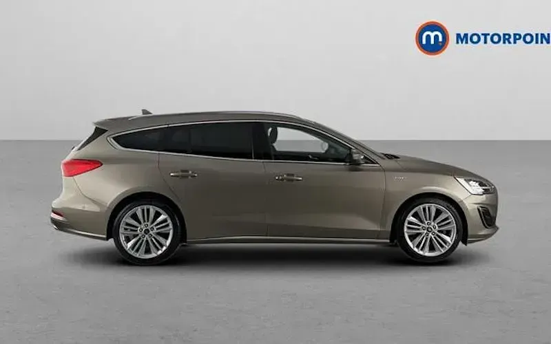 Used Ford Focus Vignale 120 HP (88 kW) 2019 Silver Estate