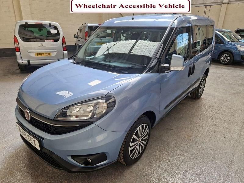 Used Fiat Doblò Easy 95 HP (69 kW) 2018 Blue MPV