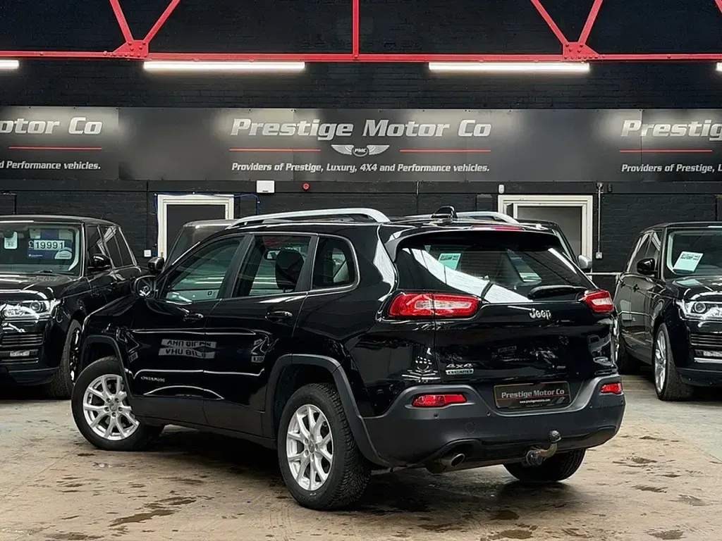 Used Jeep Cherokee Longitude 140 HP (102 kW) 2014 Brilliant black crystal pearlcoat SUV
