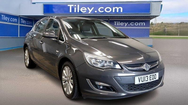 Grey Used 2013 Vauxhall Astra Hatchback | £3,490 (A bit pricey) - Image 1/4