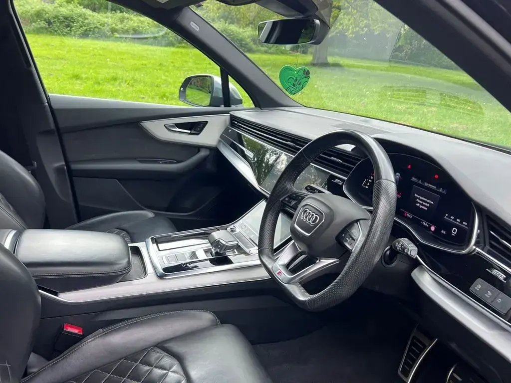 Used Audi SQ7 Sport 435 HP (319 kW) 2020 Black SUV