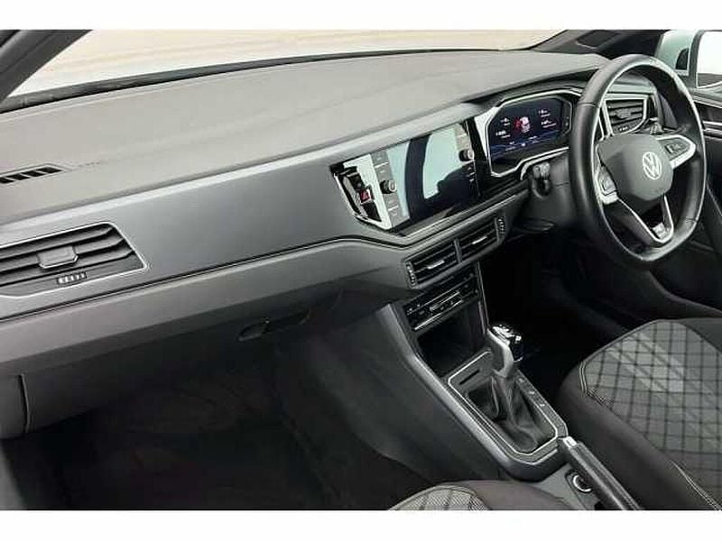 Used VW Taigo R-line 150 HP (110 kW) 2023 Silver SUV