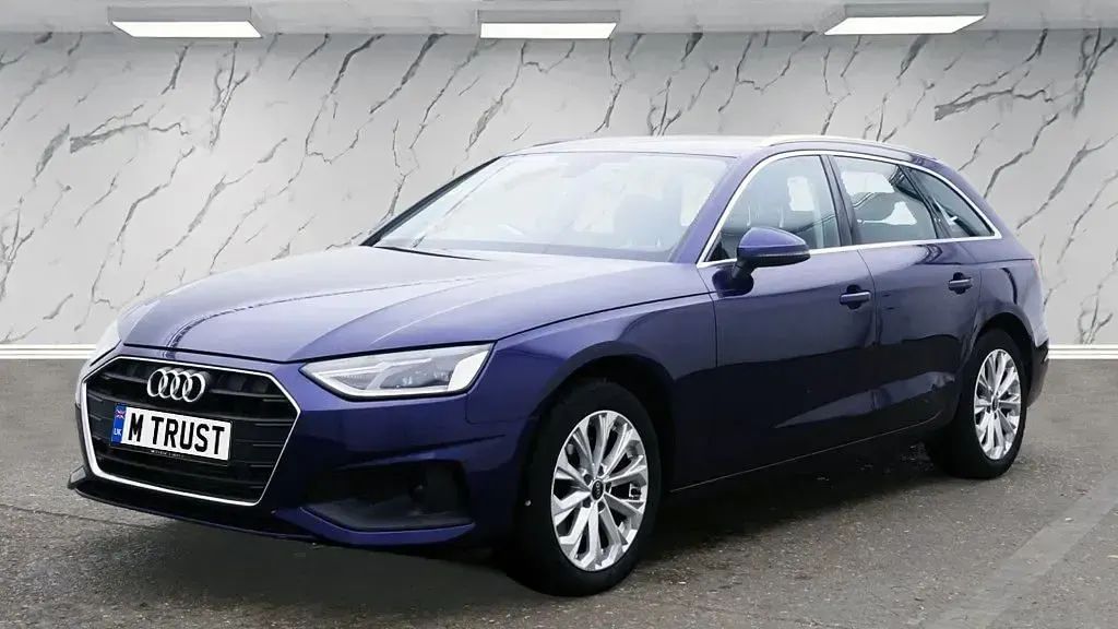 Used Audi A4 Performance 150 HP (110 kW) 2022 Blue Estate