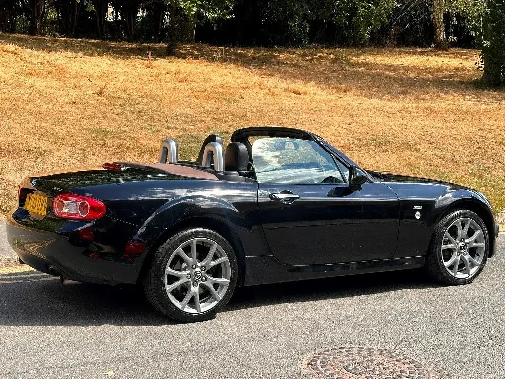Used Mazda MX5 Edition 126 HP (92 kW) 2013 Black Cabriolet