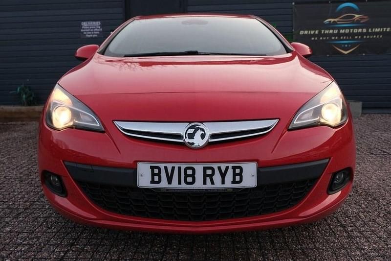 Used Vauxhall Astra GTC SRi 140 HP (102 kW) 2018 Red Hatchback