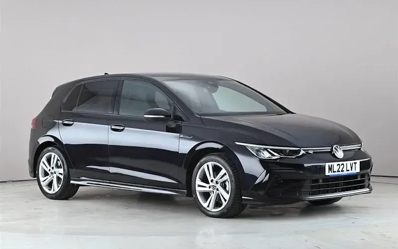 Second-hand VW Golf VIII R-line 150 CP (110 kW) 2022 Hatchback