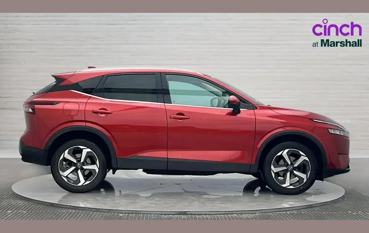 Used Nissan Qashqai N-Connecta 155 HP (114 kW) 2024 Red SUV